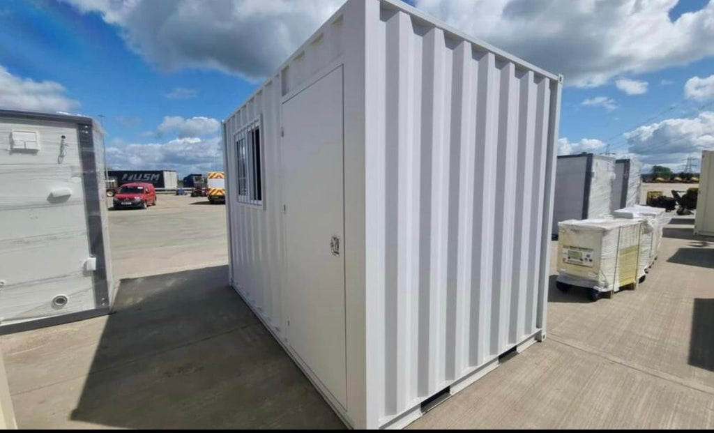 CONTENEDOR MARITIMO DE 15 PIES CON PUERTA Y VENTANA